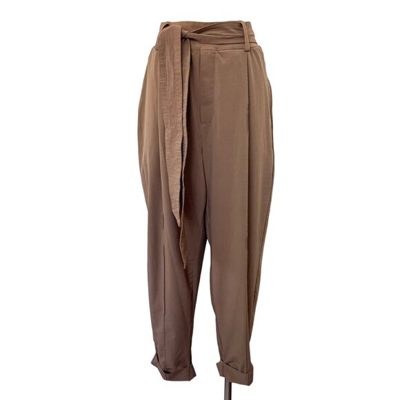 Athleta Cardiff Pant Rustic Beige Airy Lightweight Belted | Size 16 - Picture 1 of 8